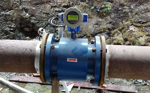 水泥漿流量計(jì)現(xiàn)場安裝使用圖
